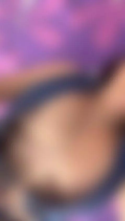 She bounces for attention by katemoorex