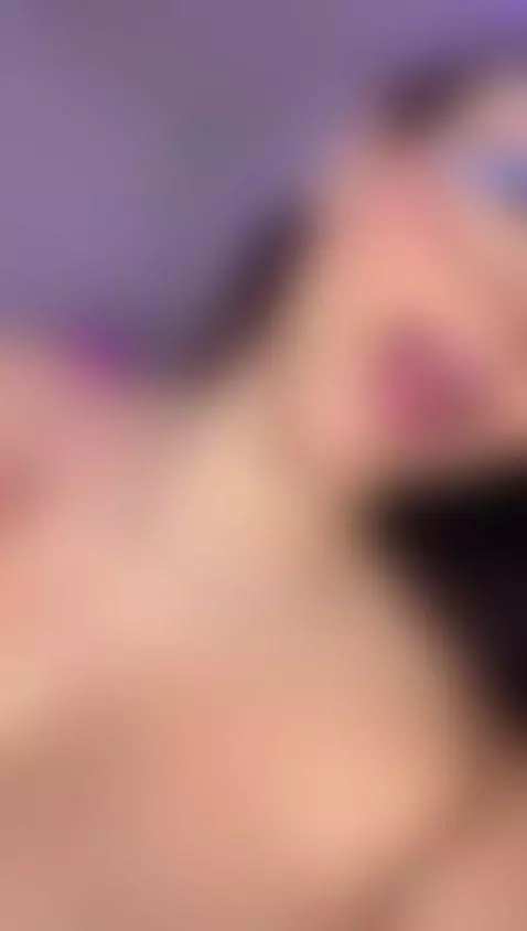 I’m online and already in the mood… come see why 😈 by katemoorex