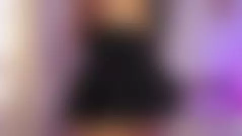 Whoever wants to try this chocolate ass loves spanking. 🍆😈💦🥰... by lauraricci