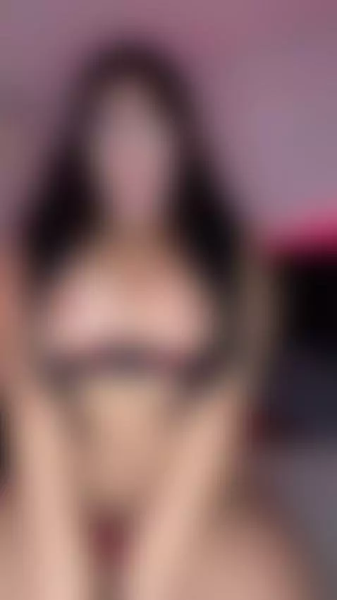 Do I look pretty with these glasses?😇 by nicolzzz