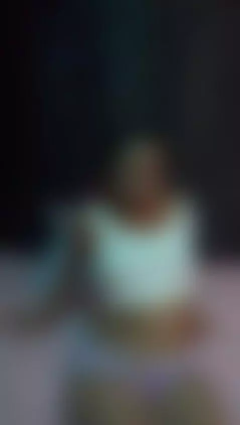 you can see my pussy by miakissmodel