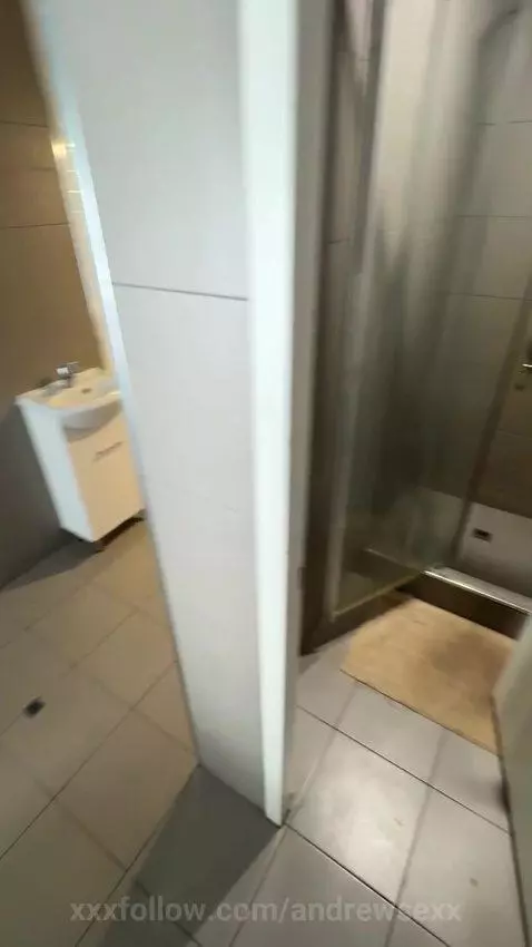 y como viajas tanto. lo lugares donde vivo 🤣 (quiero aclarar... by andrewsexx