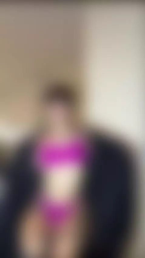 A sweet girl invites you to subscribe! Hit the link in bio! ... by kayleemoor