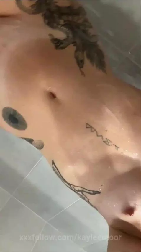 Bold and stylish! Follow — link in bio 💃 by kayleemoor