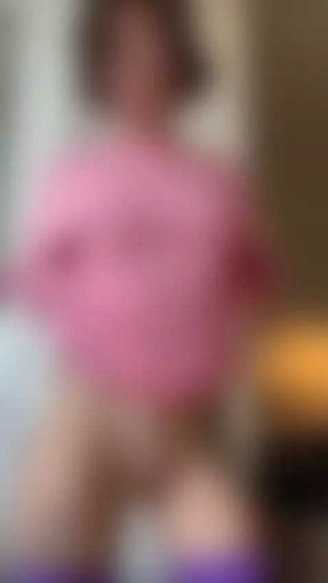 Cheerful mood and smile 😄. Don’t forget to subscribe! by kayleemoor