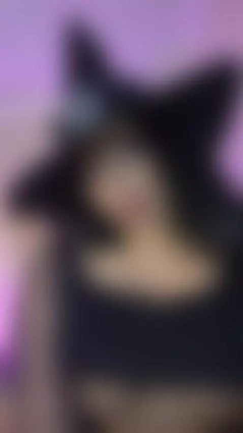 Look into my eyes… and surrender to your darkest fantasies 🔮... by aurora-brown