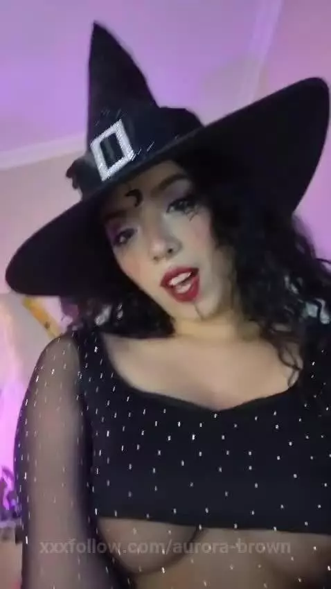 Look into my eyes… and surrender to your darkest fantasies 🔮... by aurora-brown