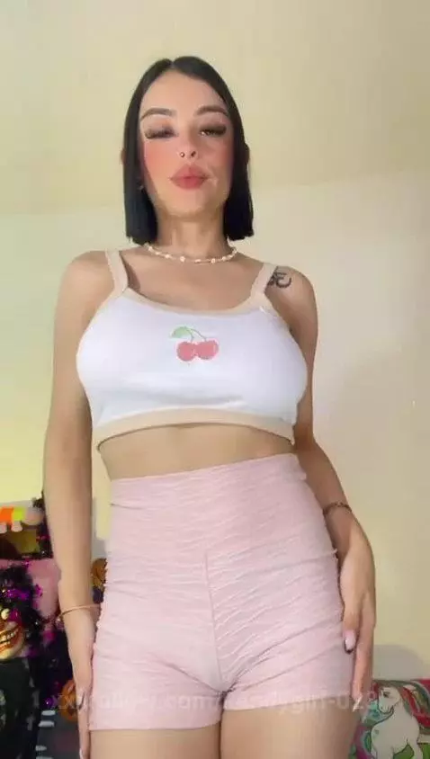 I really want to make wet my shorts 🤤 by kandygirl-023