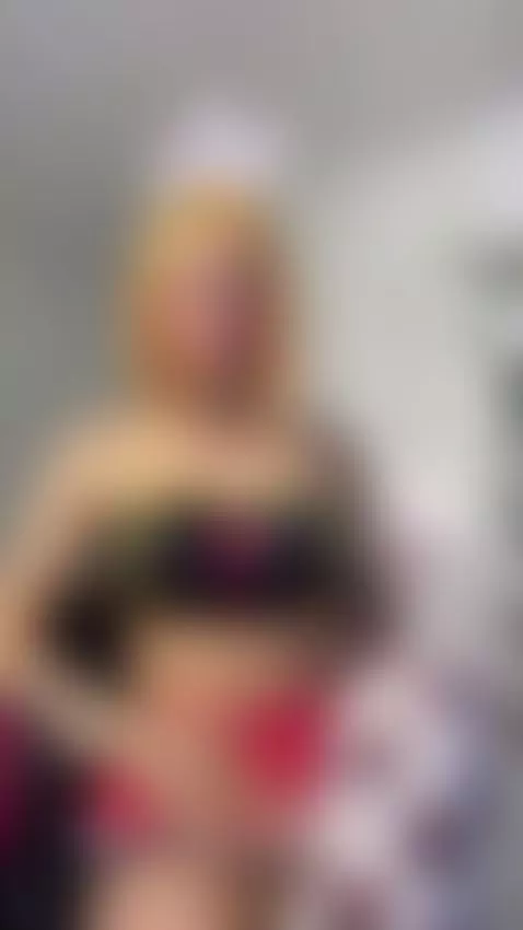 Very horny Queen of hearts ♥️♣️🔥 by kandygirl-023