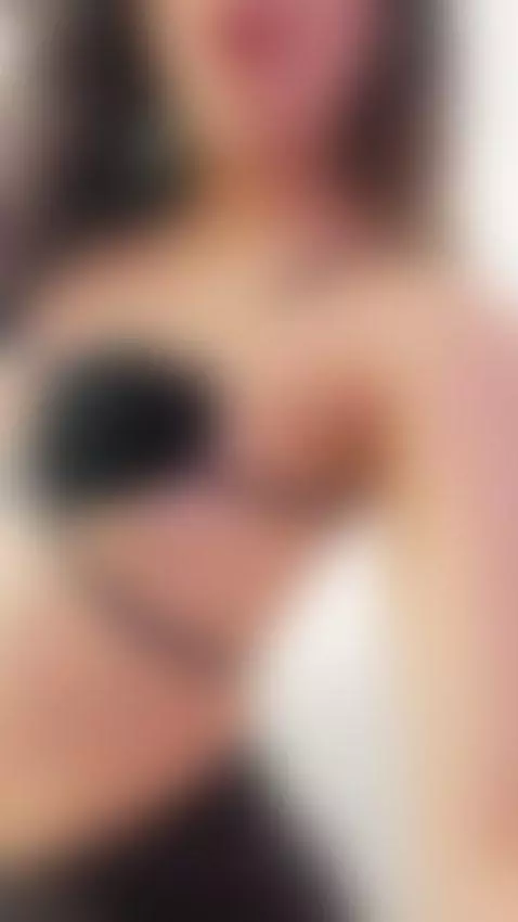 My red lips and my secrets invite you to a very special game... by amaradavis