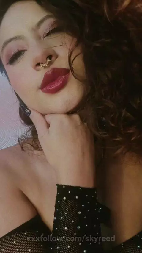 kisses 💋💋  follow me ❤️ by skyreed