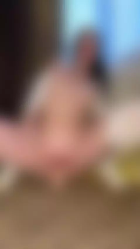 My body shakes in rhythm 💨💋 by wildgoddess