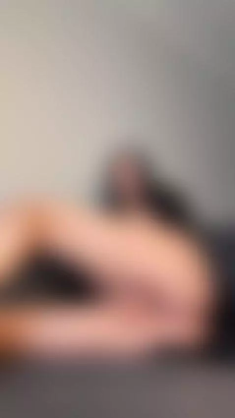 Heat trickles down my sides in silence 💋💫 by wildgoddess