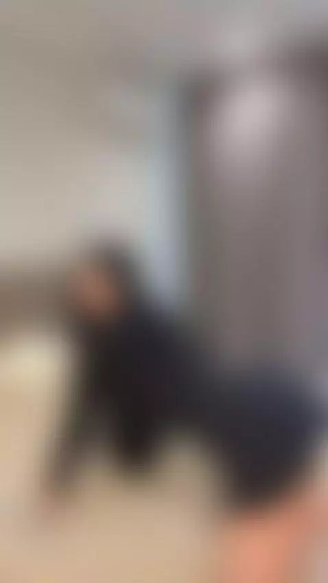 Innocent face, not-so-innocent hands 🖐 by wildgoddess