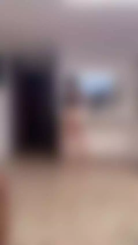 Lo prohibido siempre se siente mejor. / The forbidden always... by jannisdavies