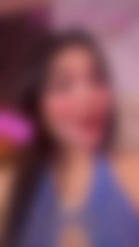 I’m online now 🥰 full of love, energy, and sweet intentions.... by miaafarrel