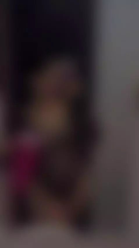 Fresh week, fresh moves… come watch my body talk 😏🍑 by miaafarrel