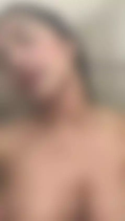 Tu boca en mis senos… eso es todo lo que necesito hoy🥵💦 by sophiawalker-1