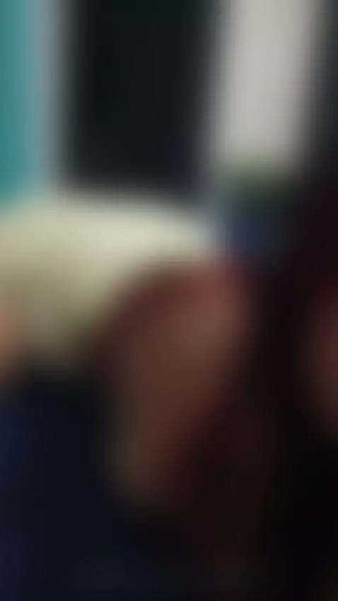 ¿Me muevo asi encima tuyo? by addieaff