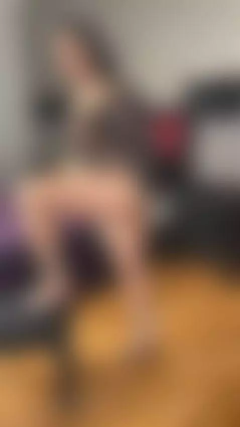 Make me feel special by antonelamilf