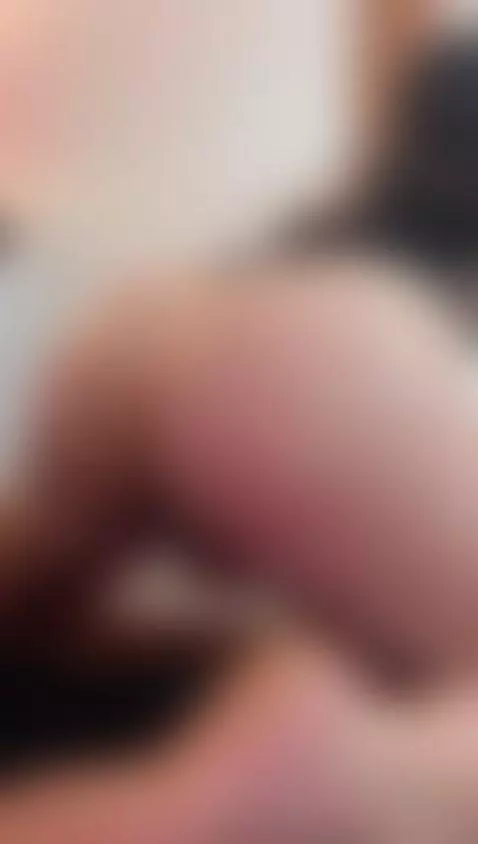 I don't promise much... just that you won't forget it 💄
Ente... by ashleyparkerr