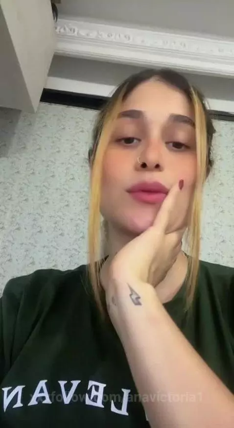 Custom? 😈 by anavictoria1