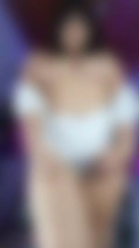 Treat me like a queen and I'll be your whore by dannaaberry