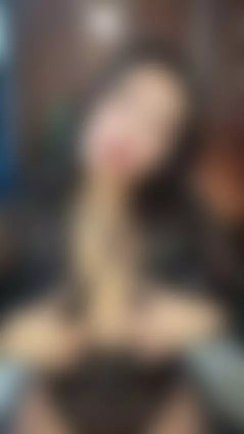 Treat me like a queen and I'll be your whore by dulcepettit