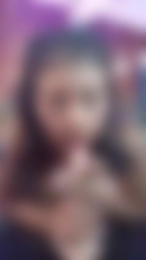 Treat me like a queen and I'll be your whore by dulcepettit