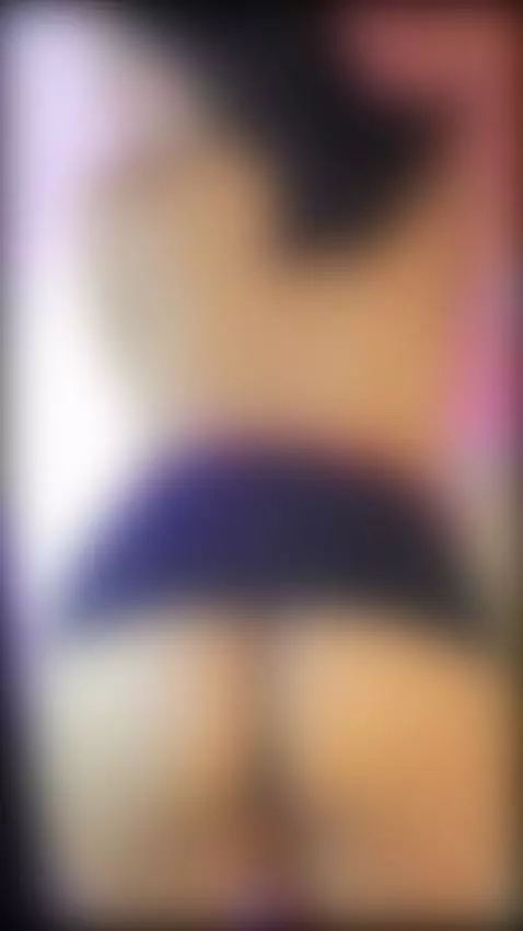 Treat me like a queen and I'll be your whore by dulcepettit