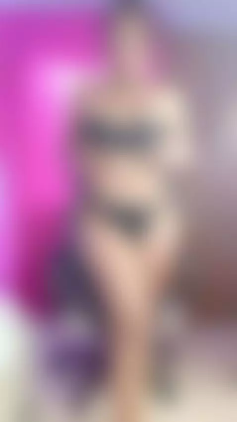 Treat me like a queen and I'll be your whore by dulcepettit