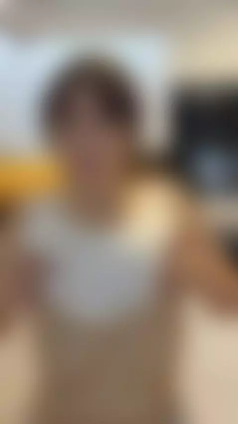 Look me in the eyes!👀 And at my bio, too❤️ by dianariver