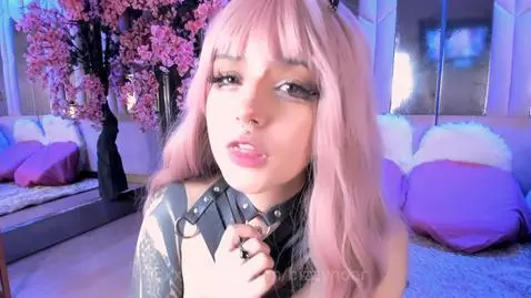 Naughty and lustful ready to show you a world full of passio... by bizzynoar