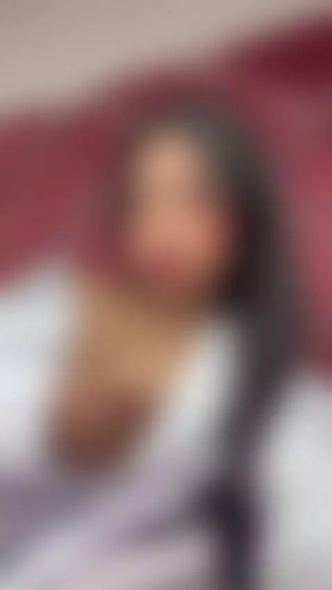 Treat me like a queen and I'll be your whore by julisweett