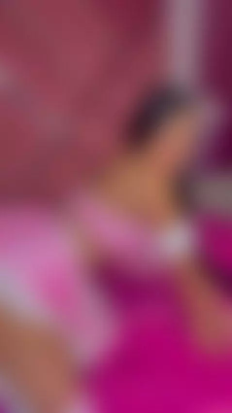 Treat me like a queen and I'll be your whore by julisweett