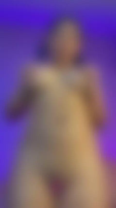 Treat me like a queen and I'll be your whore by julisweett