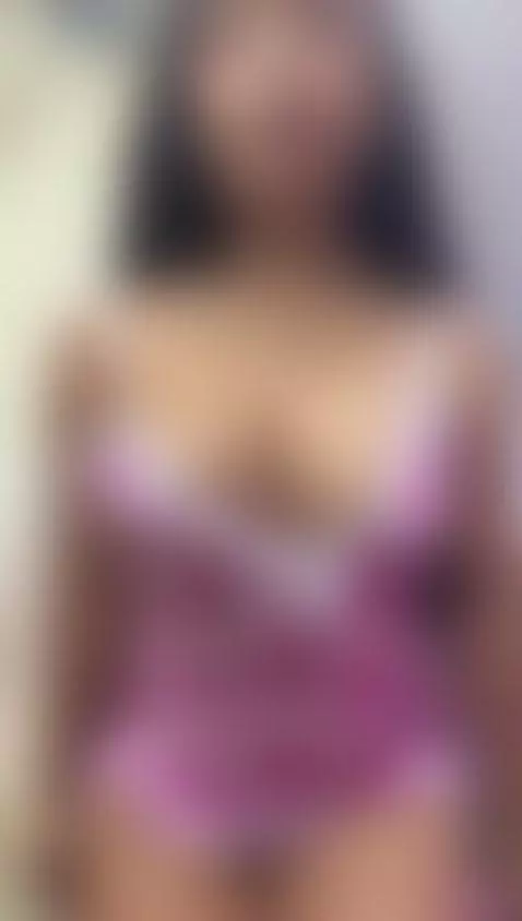 Treat me like a queen and I'll be your whore by julisweett