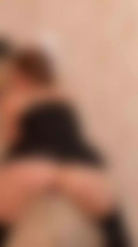 This mature woman is looking for someone to get really wet w... by clhoe-johnson