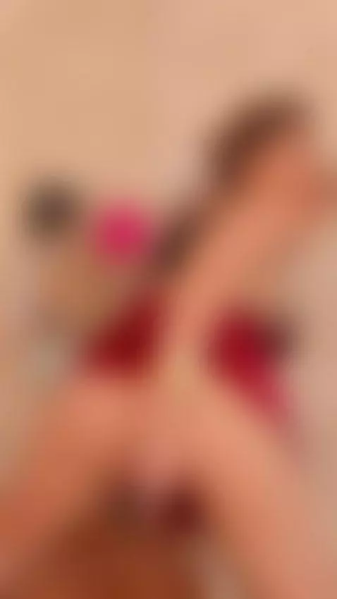 What would you like to break this amazing MILF, her ass or h... by clhoe-johnson