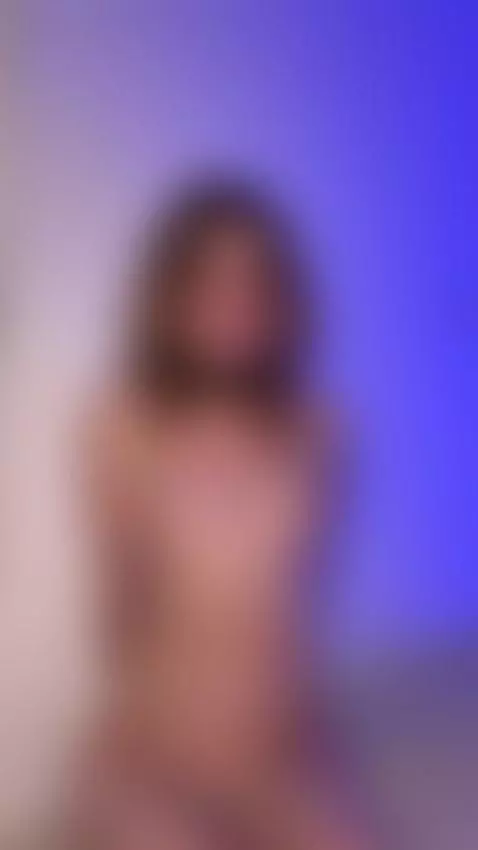 My secret? I love driving you crazy with just a look 💋😏 by curlypolly