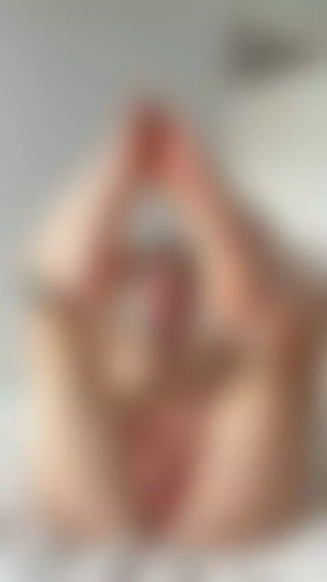 Every movement catches the light 💋💧 by curlypolly