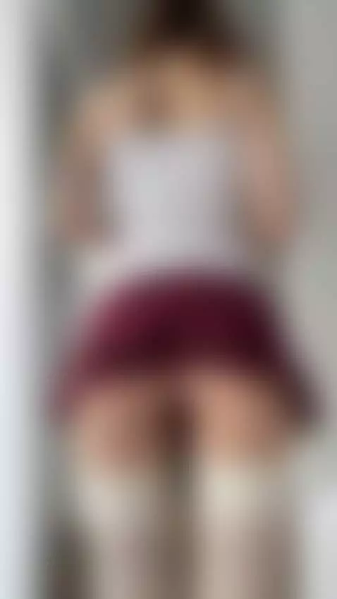 I move like time’s watching me 💋💦 by curlypolly