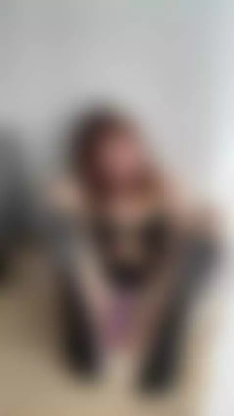 You can feel the heat behind the stillness 😏🔥 by curlypolly