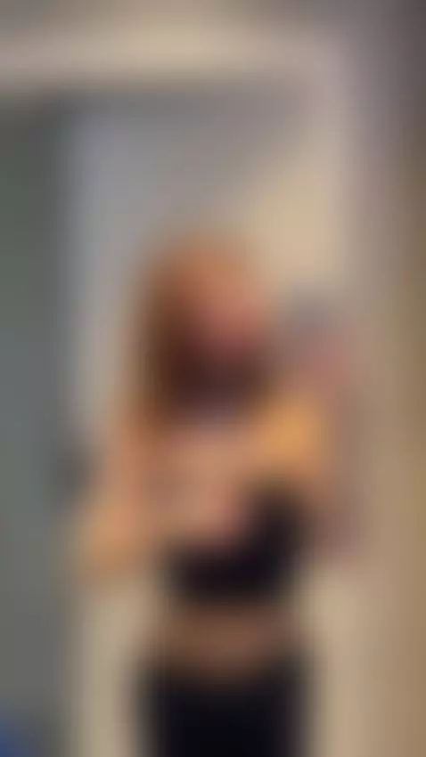 I let the silence do the teasing 💋💦 by curlypolly