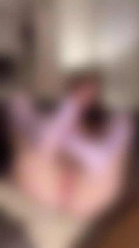 The air warms where I stop 💋💫 by curlypolly