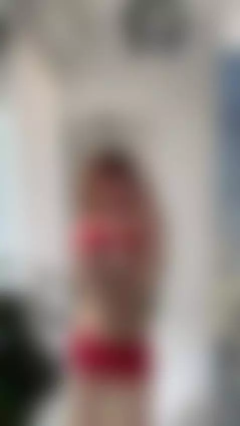 The air trembles when I pause 😏💦 by curlypolly