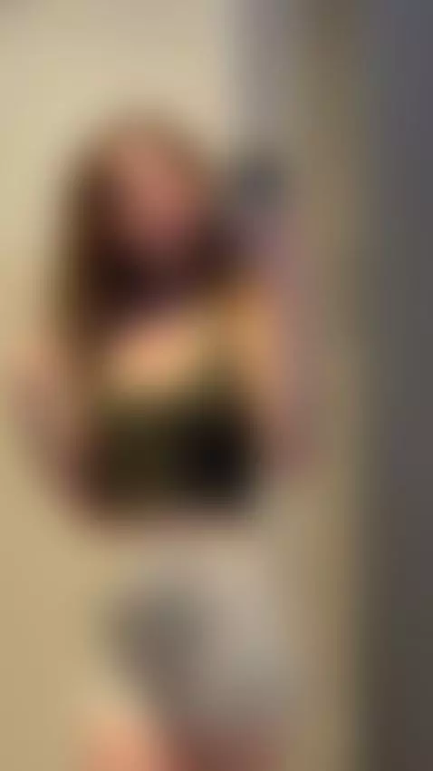 I move like the heat’s inside me 😈💫 by curlypolly