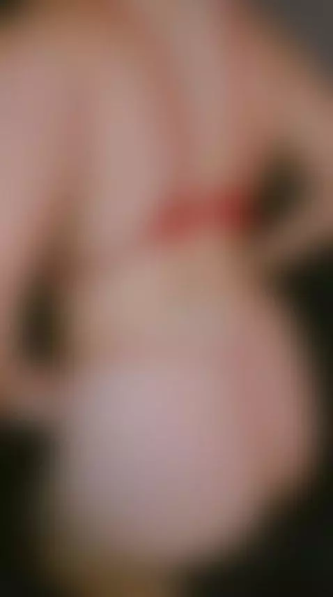 Let's go somewhere more private? by bellarouxx