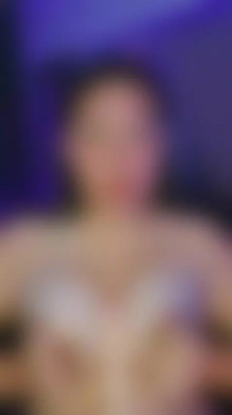 Put ur cock here by bellarouxx