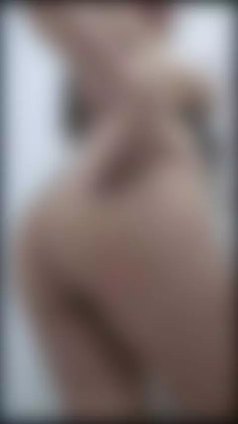 Delicious wet bubblebutt by bellarouxx